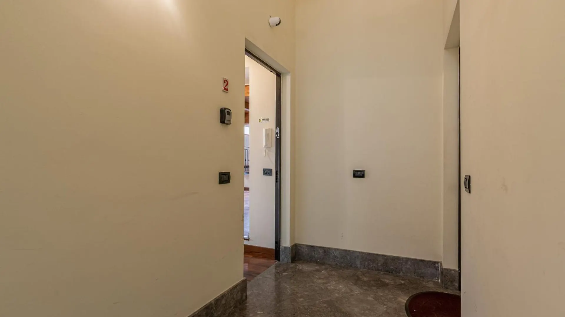 Alma Abbadia Apartment Palermo 0*,